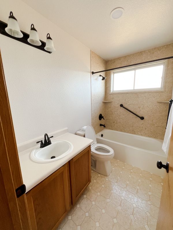 Top Bathroom Remodeling Companies in Eastlake, OH